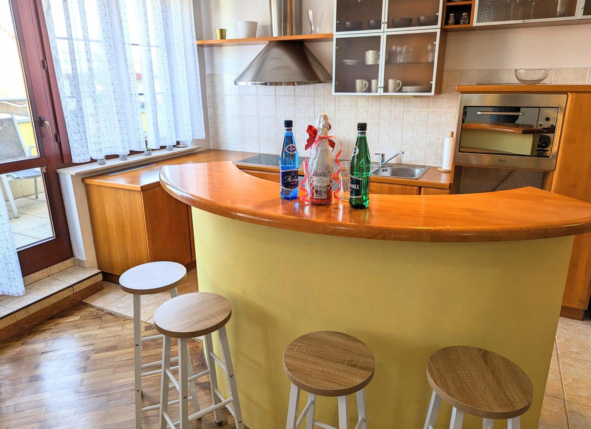 3-Bedroom Apt In Town Square Vratislav Exteriér fotografie