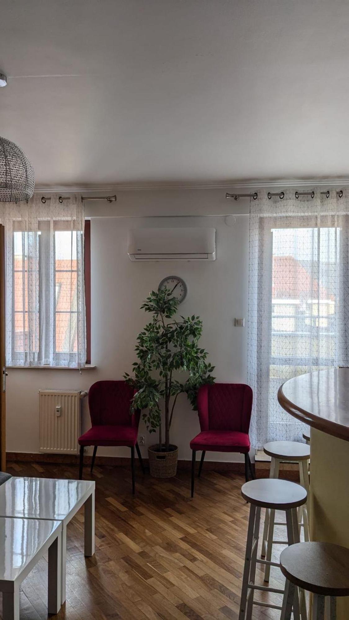 3-Bedroom Apt In Town Square Vratislav Exteriér fotografie